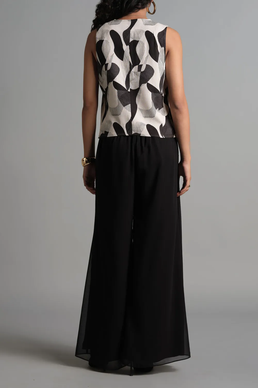 V-Neck The Black Waistcoat