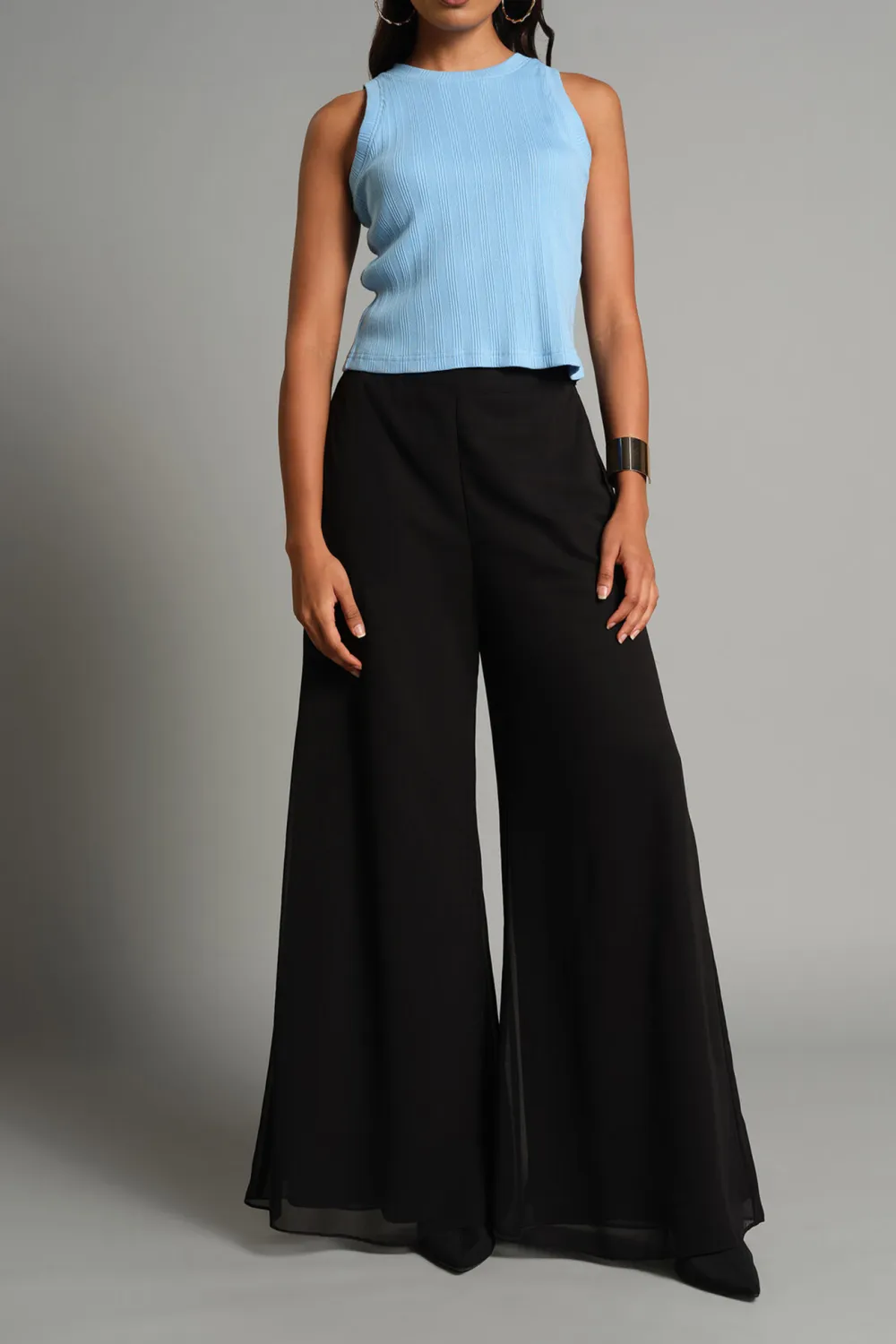 Round Neck Sleeveless Top